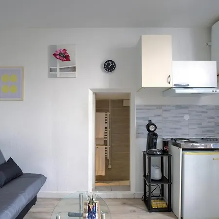 5 Apartment *